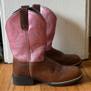 Shyanne size two pink cowgirl boots